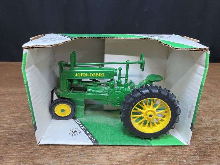 1/16 John Deere A NIB Ertl image