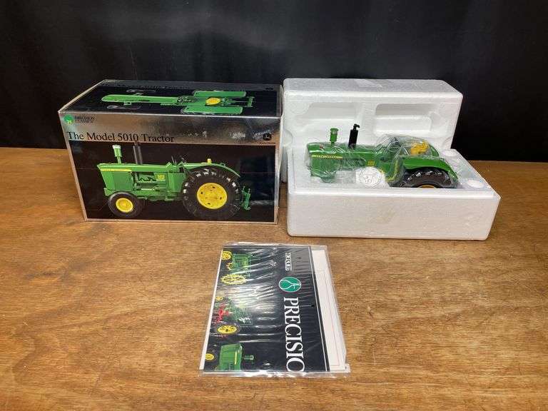 1/16 John Deere 5010 Precision NIB Ertl image