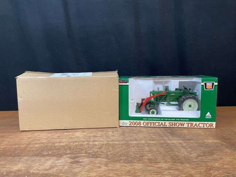 1/16 Oliver 770 w/Loader 2008 Pork Expo NIB SC image