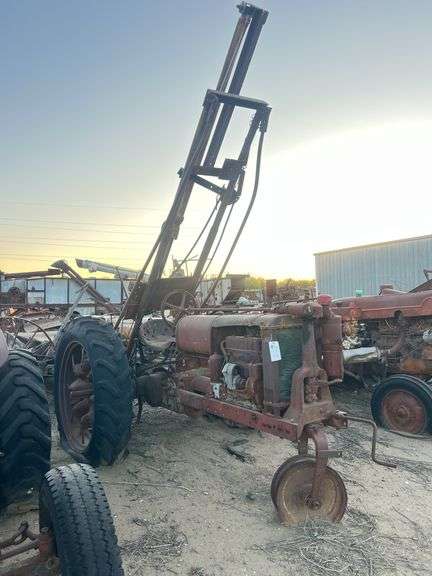 Farmall F12 image
