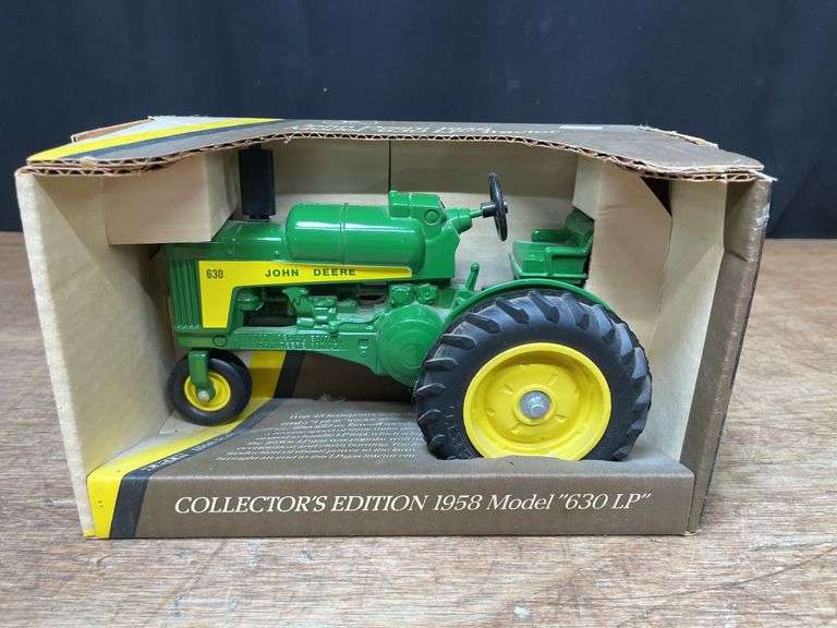 1/16 John Deere 630LP Collector NIB Ertl image