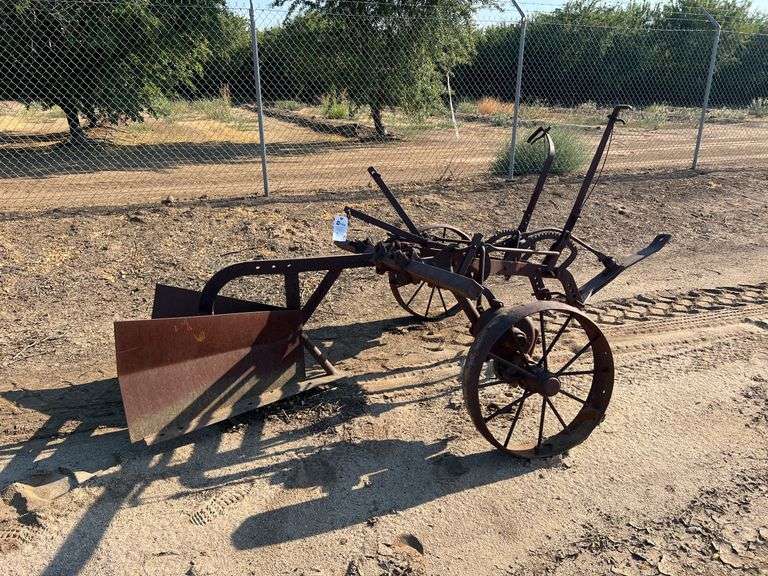 36” V Plow image