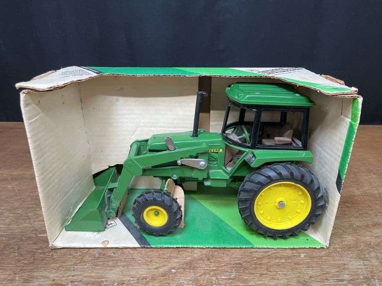 1/16 John Deere 2550 w/Loader NIB Ertl image