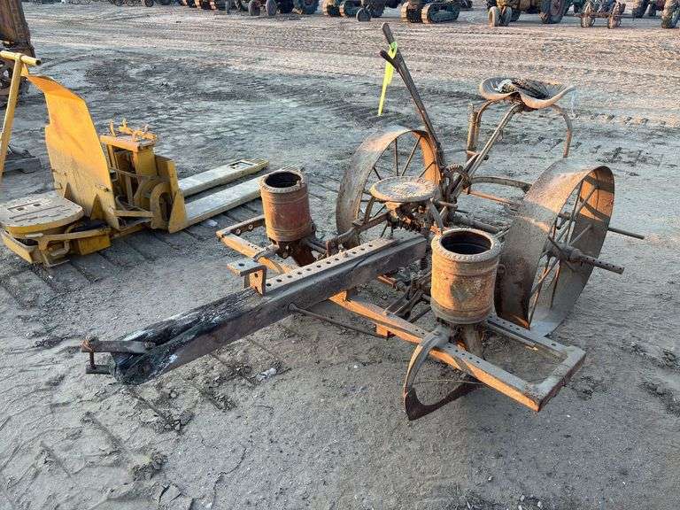 American Seeding Machine Co. Pull Type Seeder image