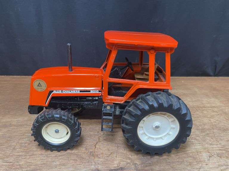 1/16 AC 8010 1982 Reno Ertl