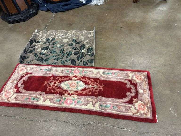 2 Decorative Rugs Red & Brown