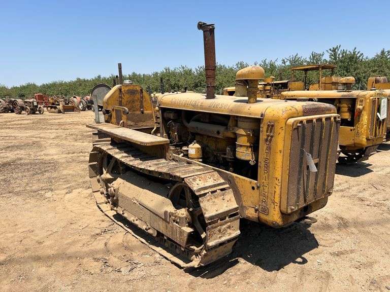 Caterpillar D2 image