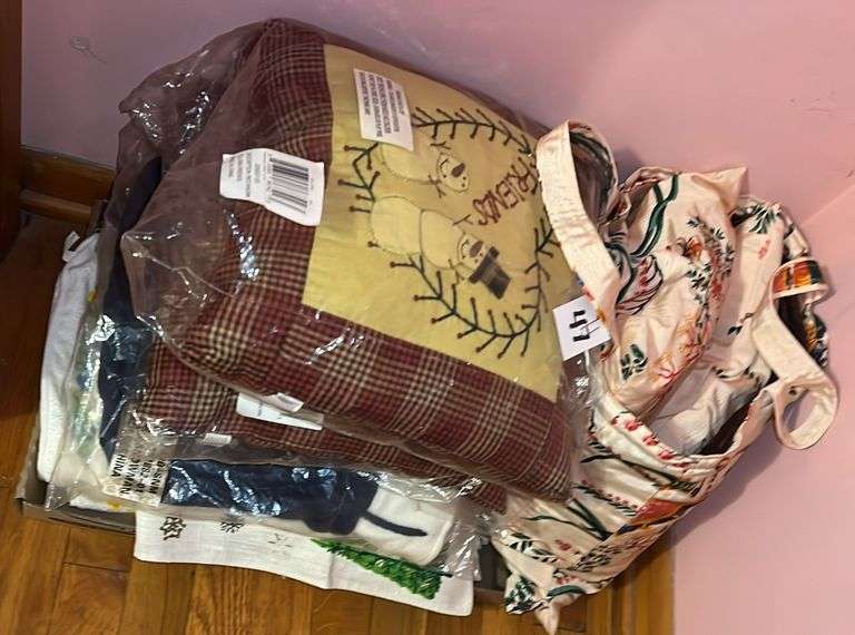 Holiday Pillows/Fabric and Pillow in a Bag