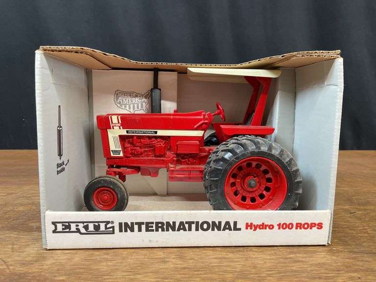 1/16 IH Hydro 100 NIB Ertl image