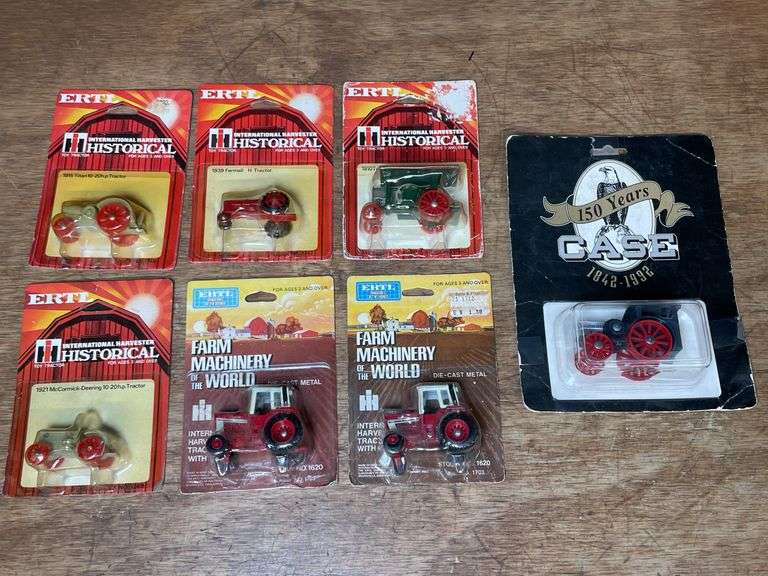 (5) 1/64 IH + Case Tractors NIB image