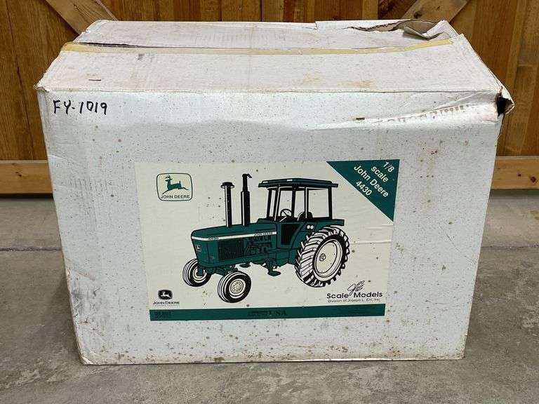 1/8 John Deere 4430 NIB SM image