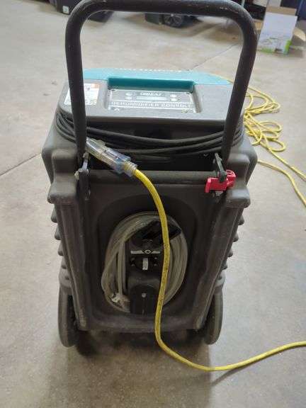 (1) Dri-eaz Evolution LRG Dehumidifier