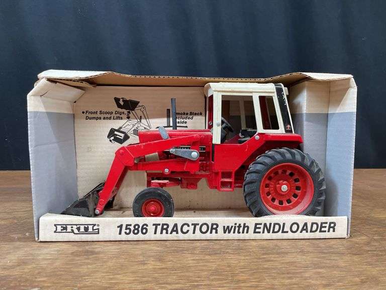 1/16 IH 1586 w/Loader NIB Ertl image