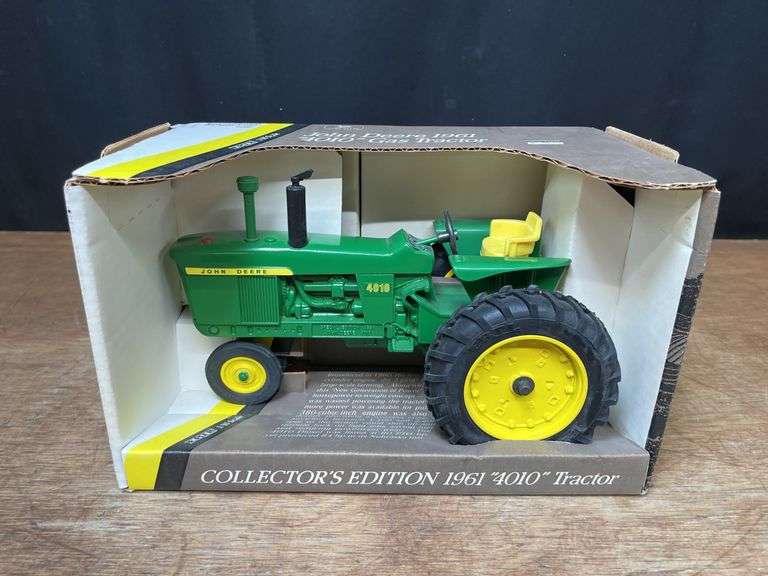 1/16 John Deere 4010 Collector NIB Ertl image
