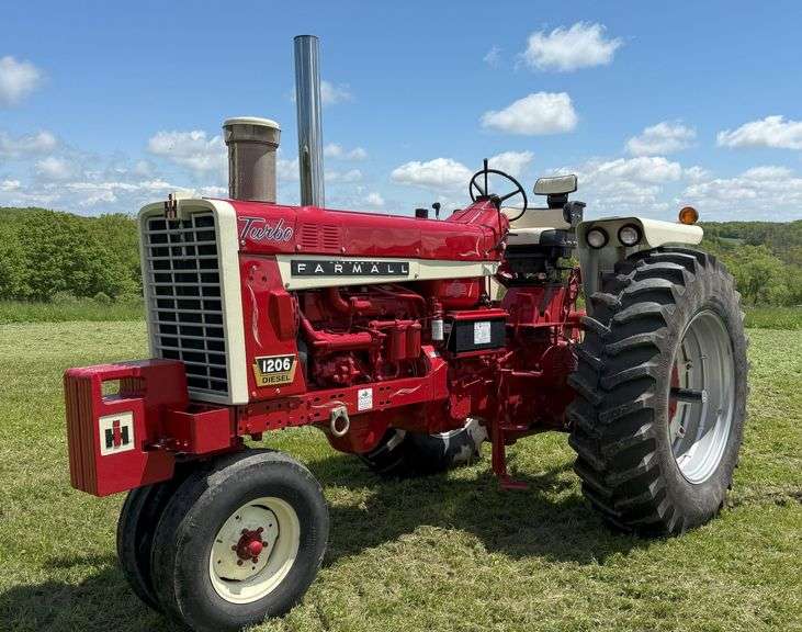 Farmall 1206 image