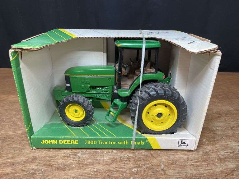 1/16 John Deere 7800 Collector NIB Ertl image