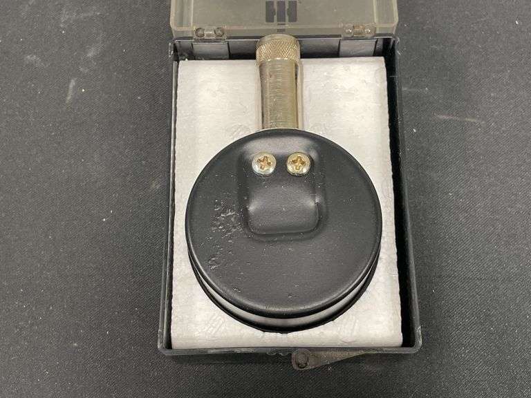 IH Tire Pressure Gauge