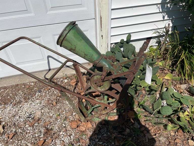 Vintage John Deere Seeder/Planter