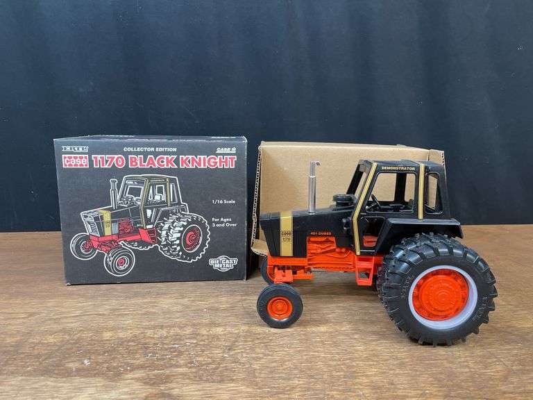 1/16 Case 1170 Black Knight Collector NIB Ertl image
