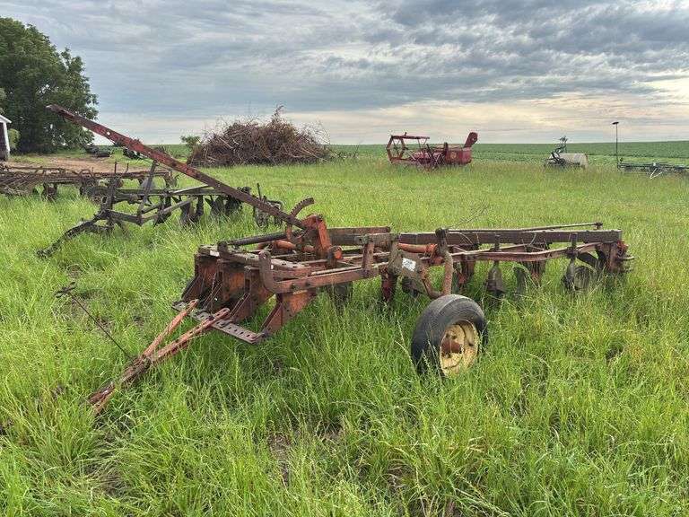 JI Case 5 Bottom 14" Pull Type Plow image