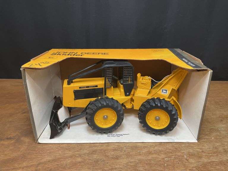 1/16 John Deere Skidder NIB Ertl image