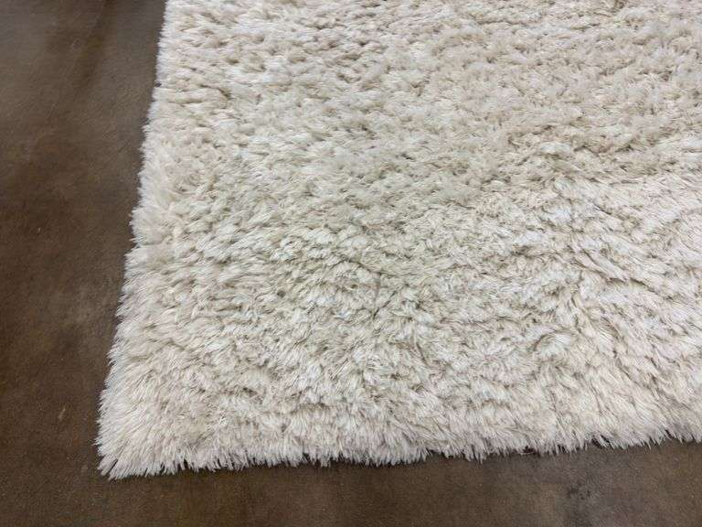 White Thick Decorative Rug