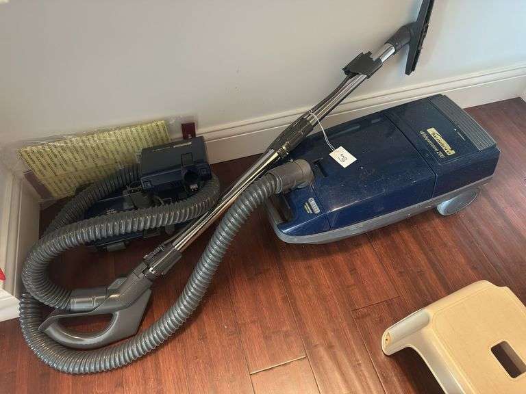 Kenmore Whispertone 200 Vaccuum image