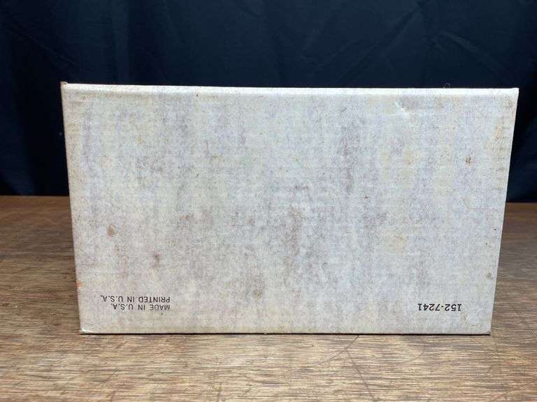 1/16 AC 200 NIB Ertl