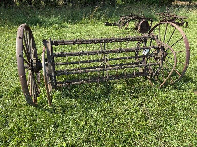 Hay Tedder image