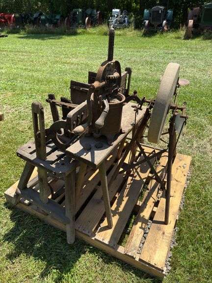 Stone Grinder and Press Pallet