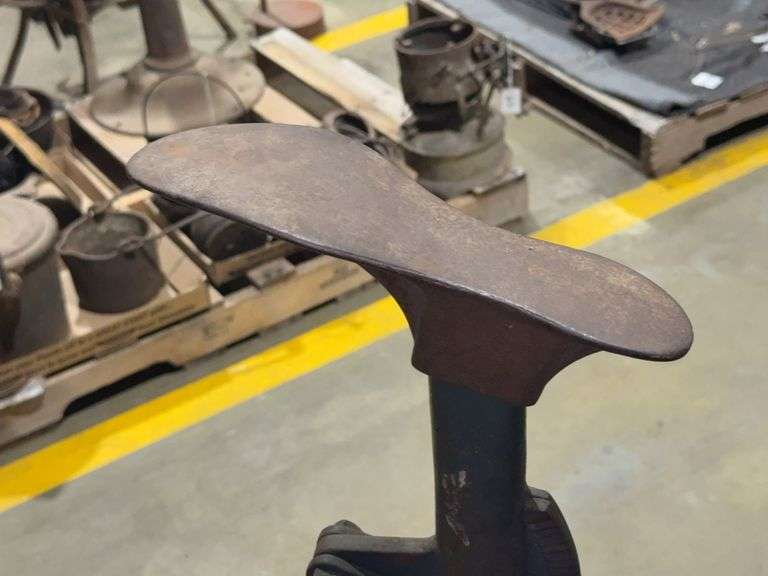 Economy Shoe Cobbler Jack. image