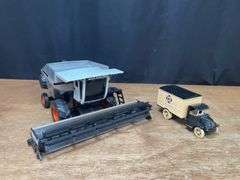 (2) 1/24 AC Gleaner N6 Combine SM + Truck Bank