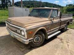 1969 Chevy C20 Custom Camper