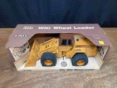 1/16 Case W30 Wheel Loader NIB Ertl