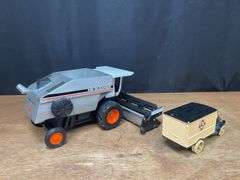 (2) 1/24 AC Gleaner N6 Combine SM + Truck Bank