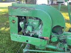 John Deere Model LA