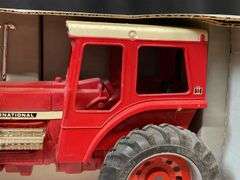 1/16 IH 1568 NIB Ertl