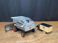 (2) 1/24 AC Gleaner N6 Combine SM + Truck Bank