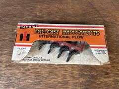 (4) 1/32 IH Implements NIB Ertl