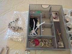 Jewelry - Necklace/Earrings/Braclets