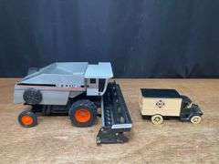 (2) 1/24 AC Gleaner N6 Combine SM + Truck Bank