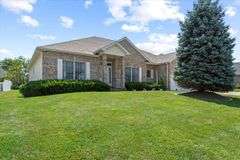 114 Heatherstone Dr. Chatham, IL 62629