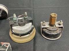 (3) IH Gauges