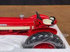 1/16 Farmall 460 Precision NIB Ertl