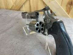 S&W Model 686 .357 Magnum DA Revolver