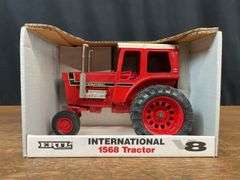 1/16 IH 1568 NIB Ertl
