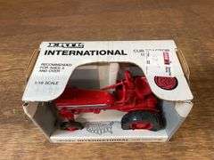 (2) 1/16 IH Farmall Cub NIB Ertl