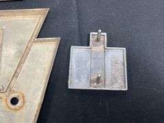 (5) IH Badges