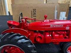 1/8 Farmall M NIB SM