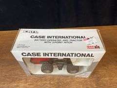 (3) 1/32 Case-IH Tractors + Spreader NIB Ertl